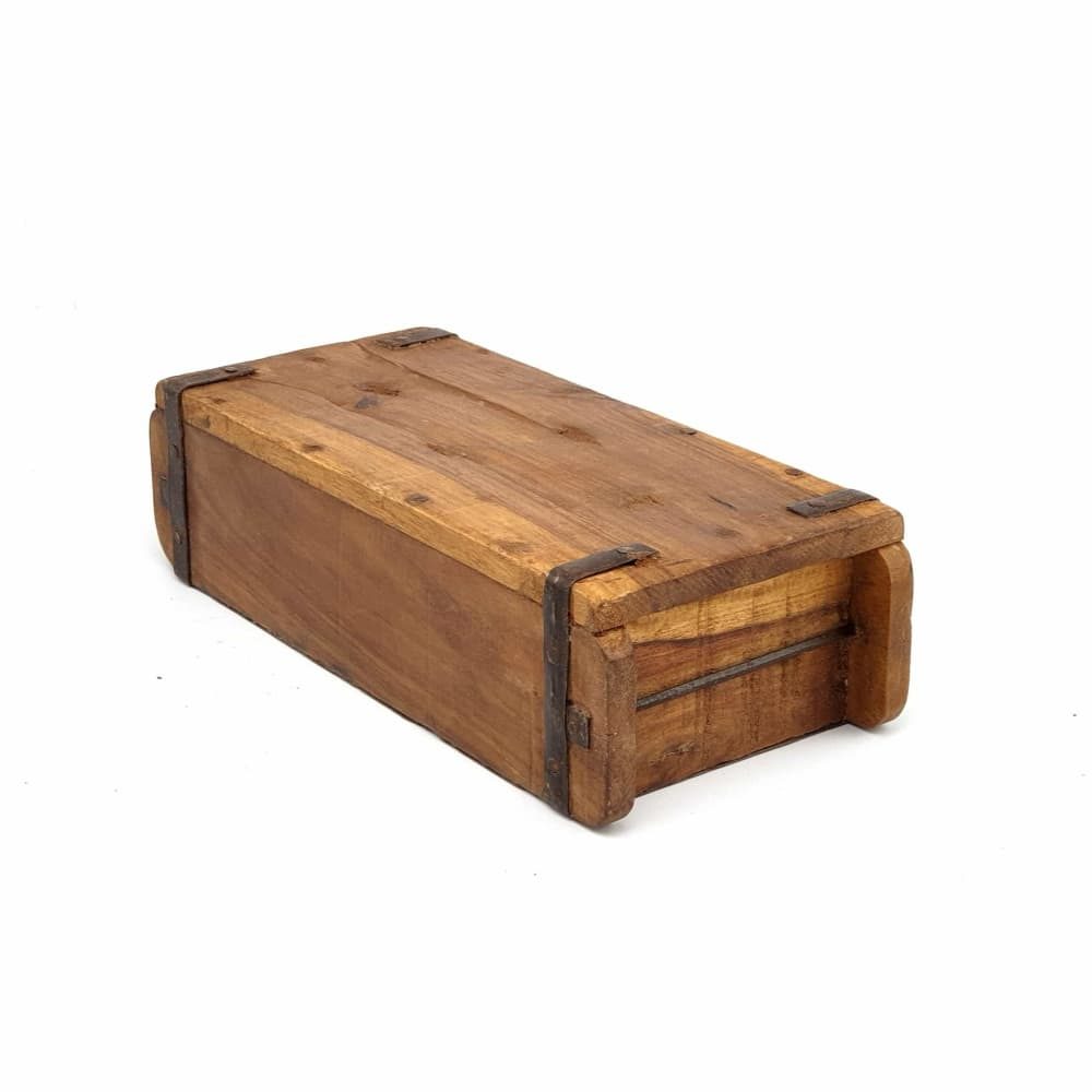 Caja de madera, antiguo molde de ladrillo - Casa Azul