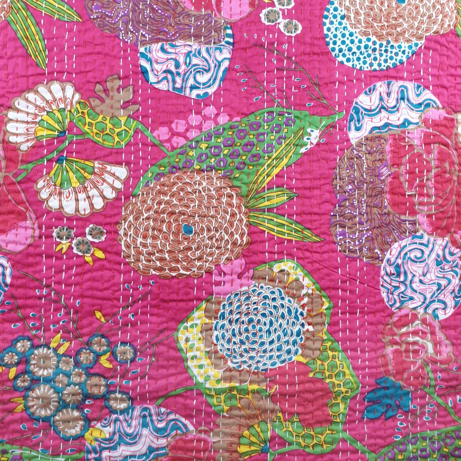 khanta de algodon color fondo magenta con flores