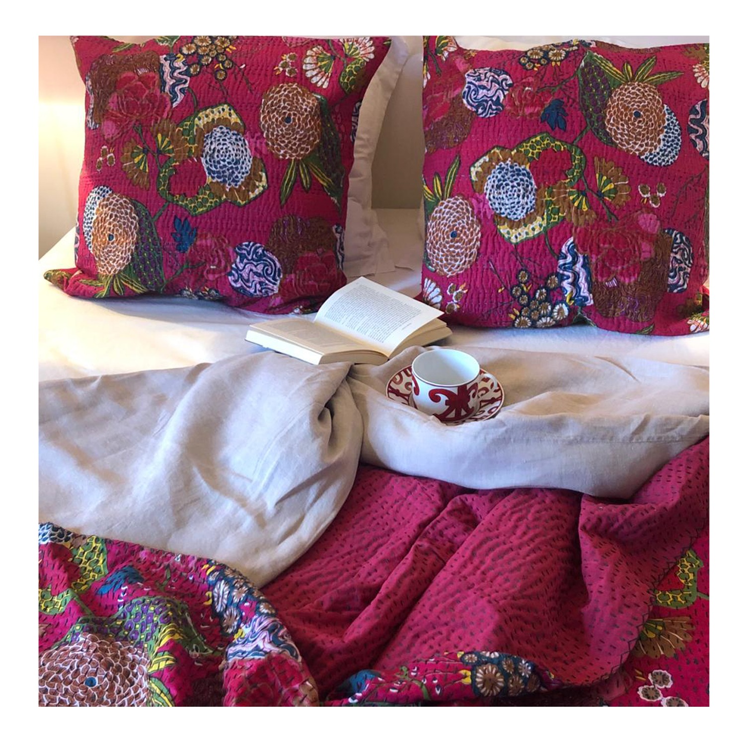 Colcha Kantha motivo floral 280 x 220 - Casa Azul