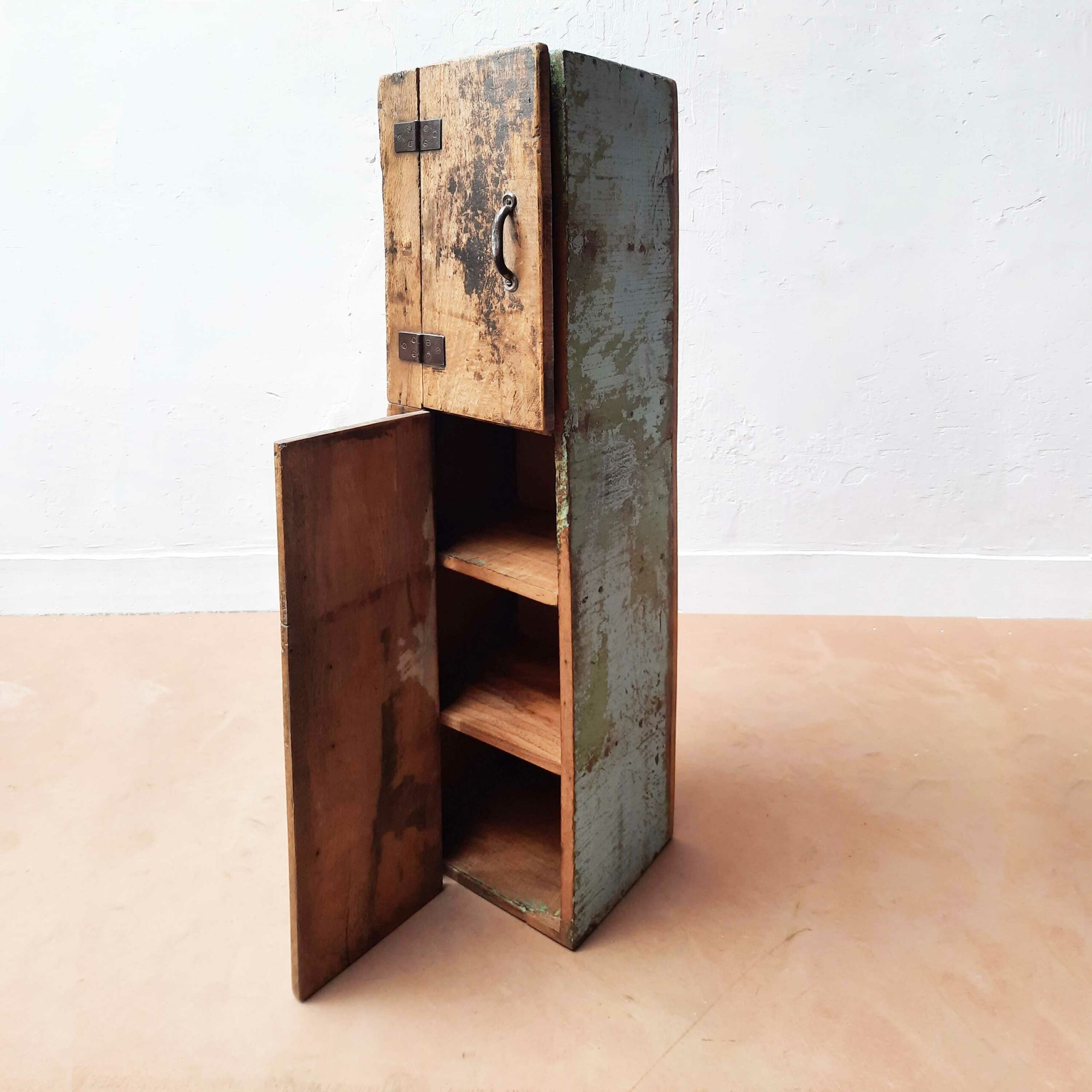 20230411_152802-ok pequeño armario rústico