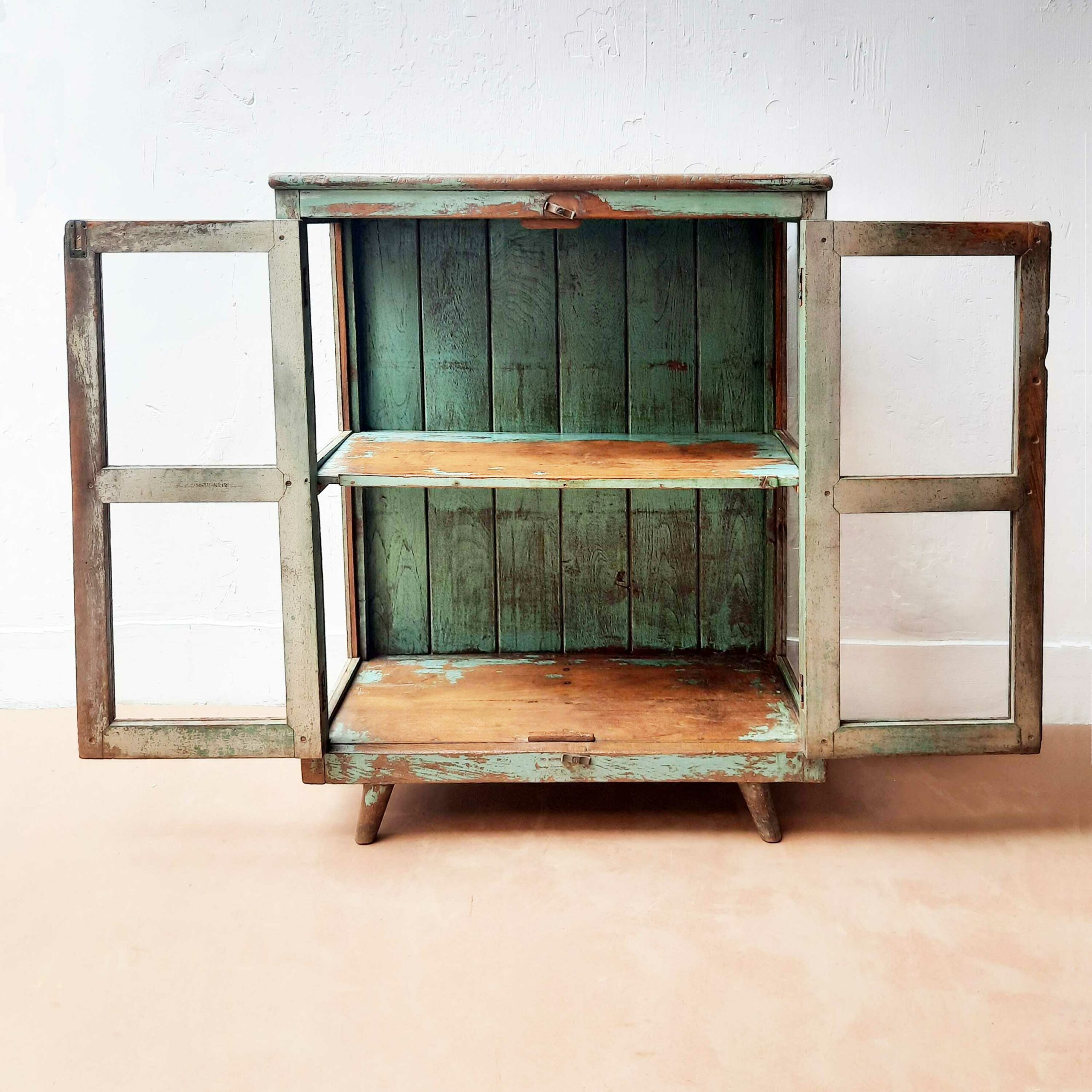 vitrina-casa-azul-open-8-JO-WG-AL-S1-77X36X95