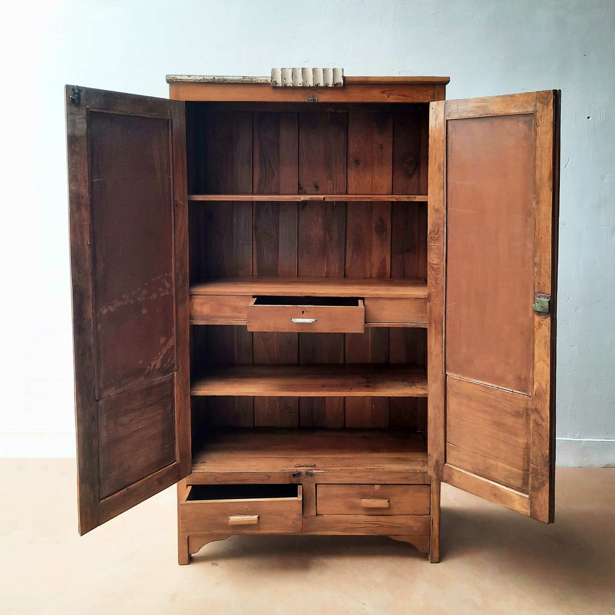 Armario Damayanti Armario ropero de teca vintage