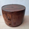 Mesa de café o auxiliar hecha a partir de un antiguo tambor indio.
