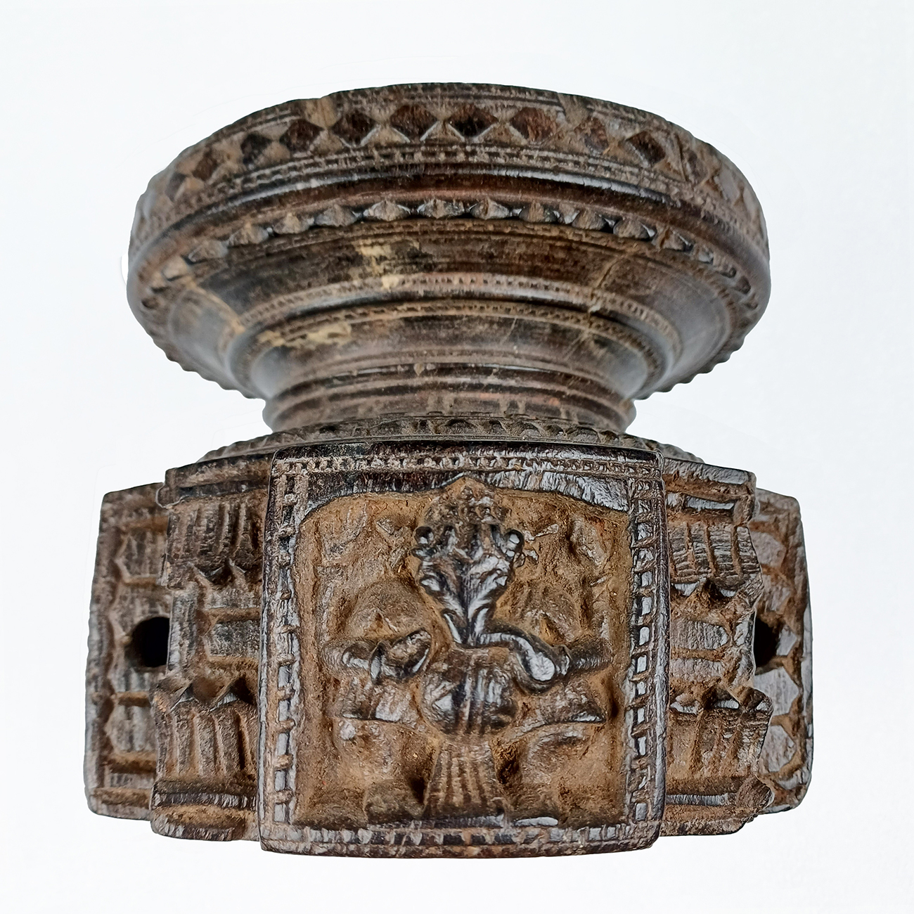 Antiguo esparcidor de semillas Ganesha en talla de madera