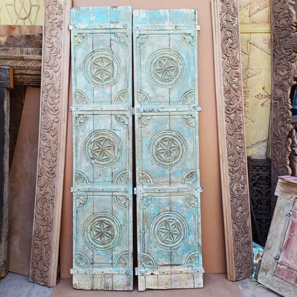 Antiguos porticones azules