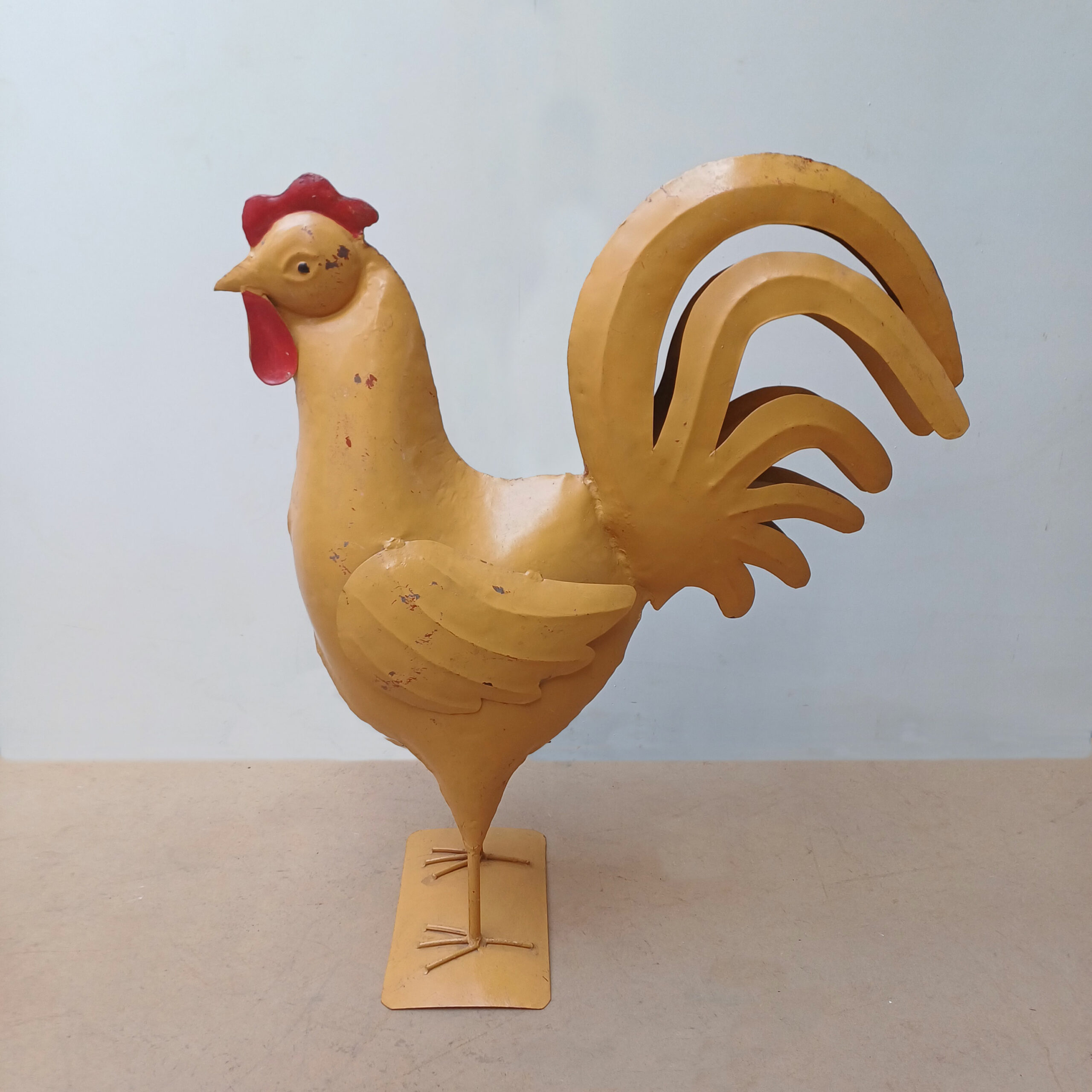 Gallo vintage amarillo