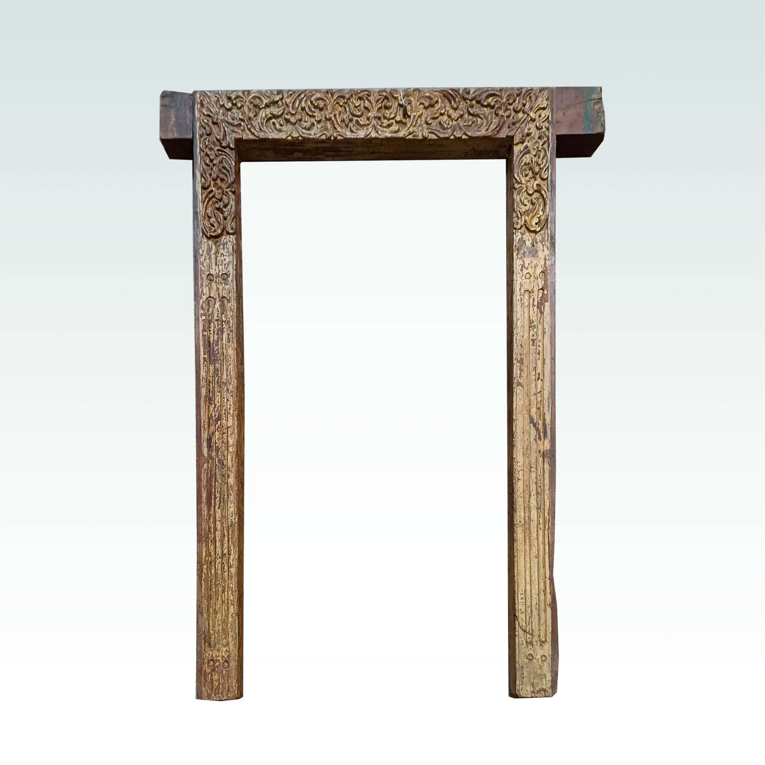 Antiguos marcos tallados