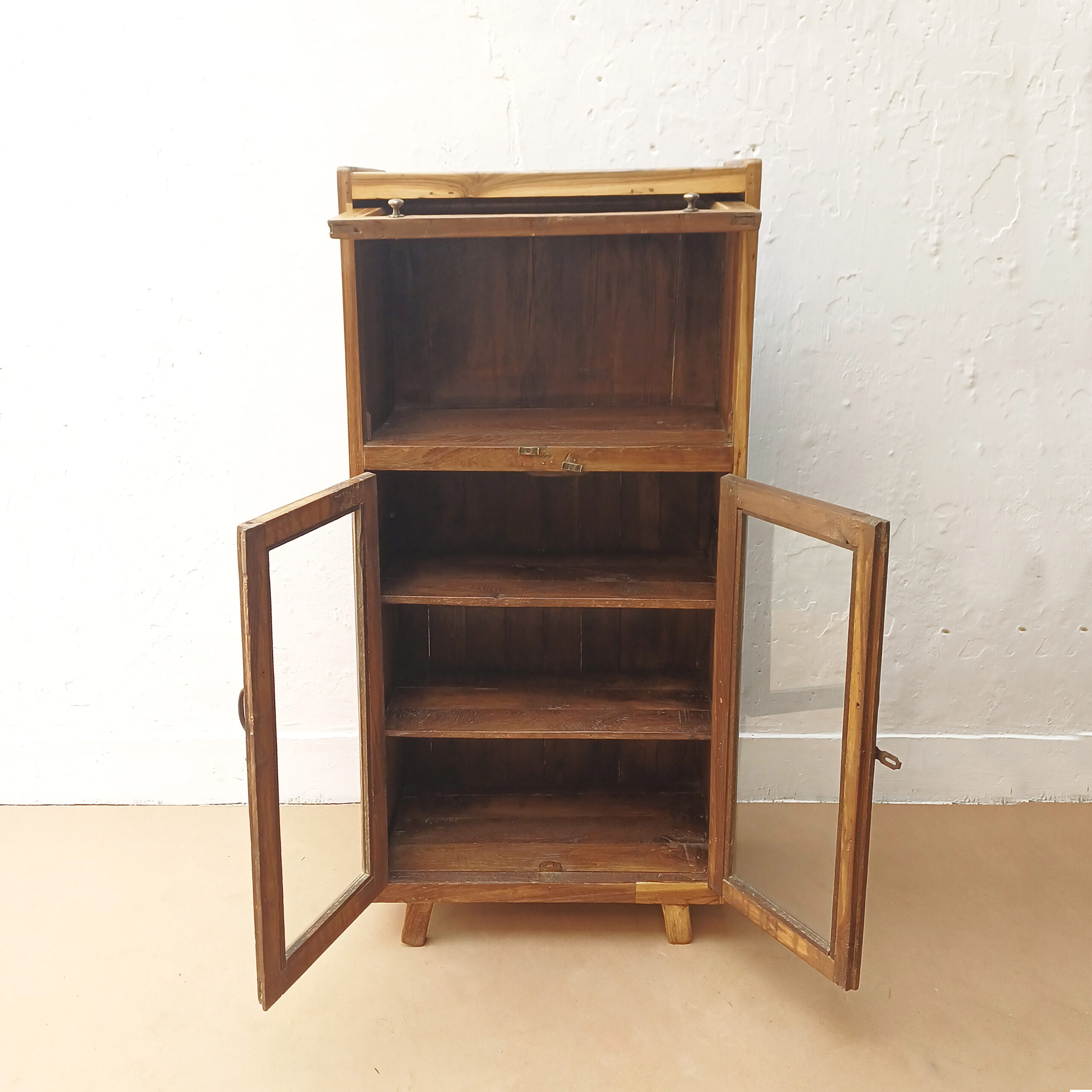 Armario vintage de TV de teca de Casa Azul