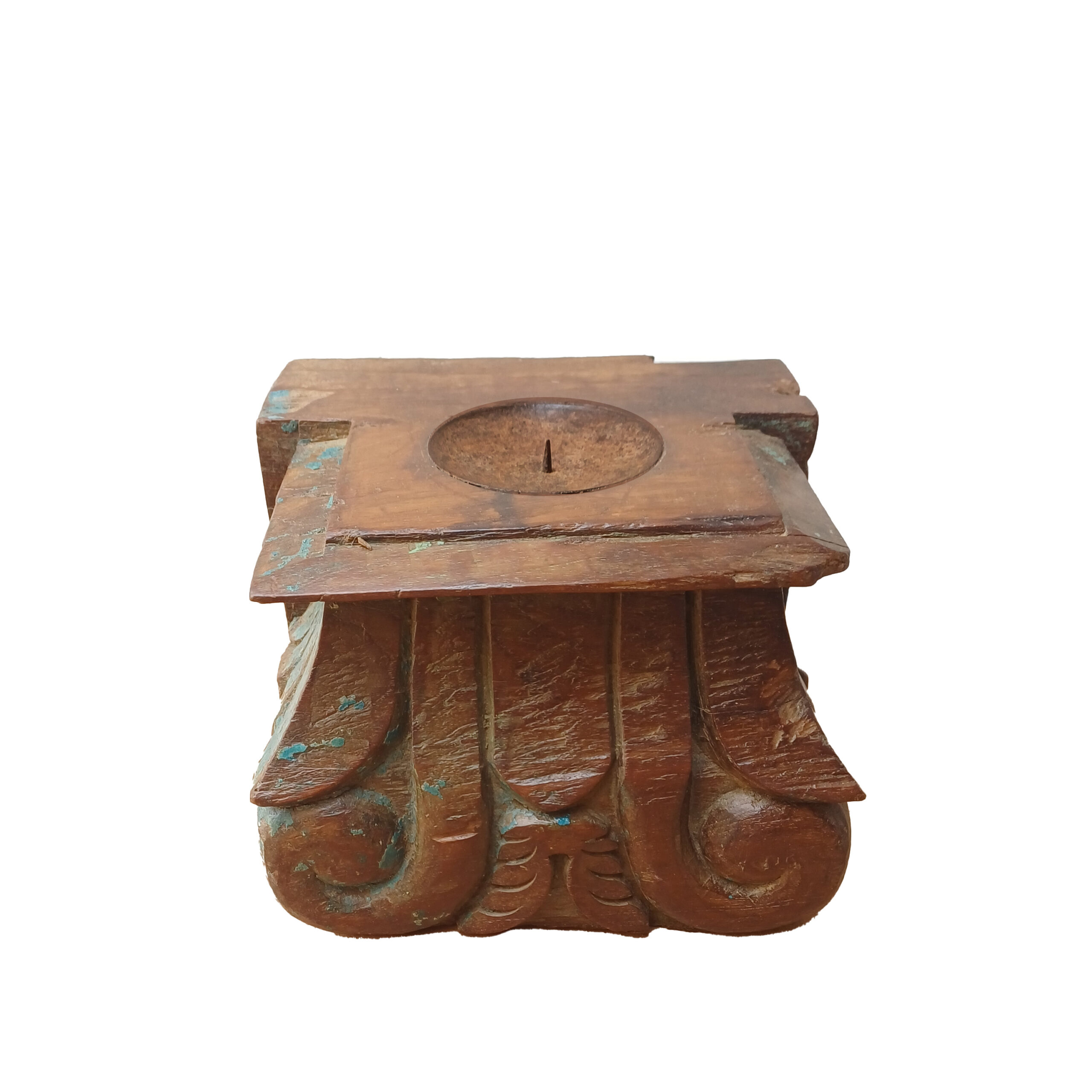 capitel con ornamentos capitel con ornamentos de Casa Azul