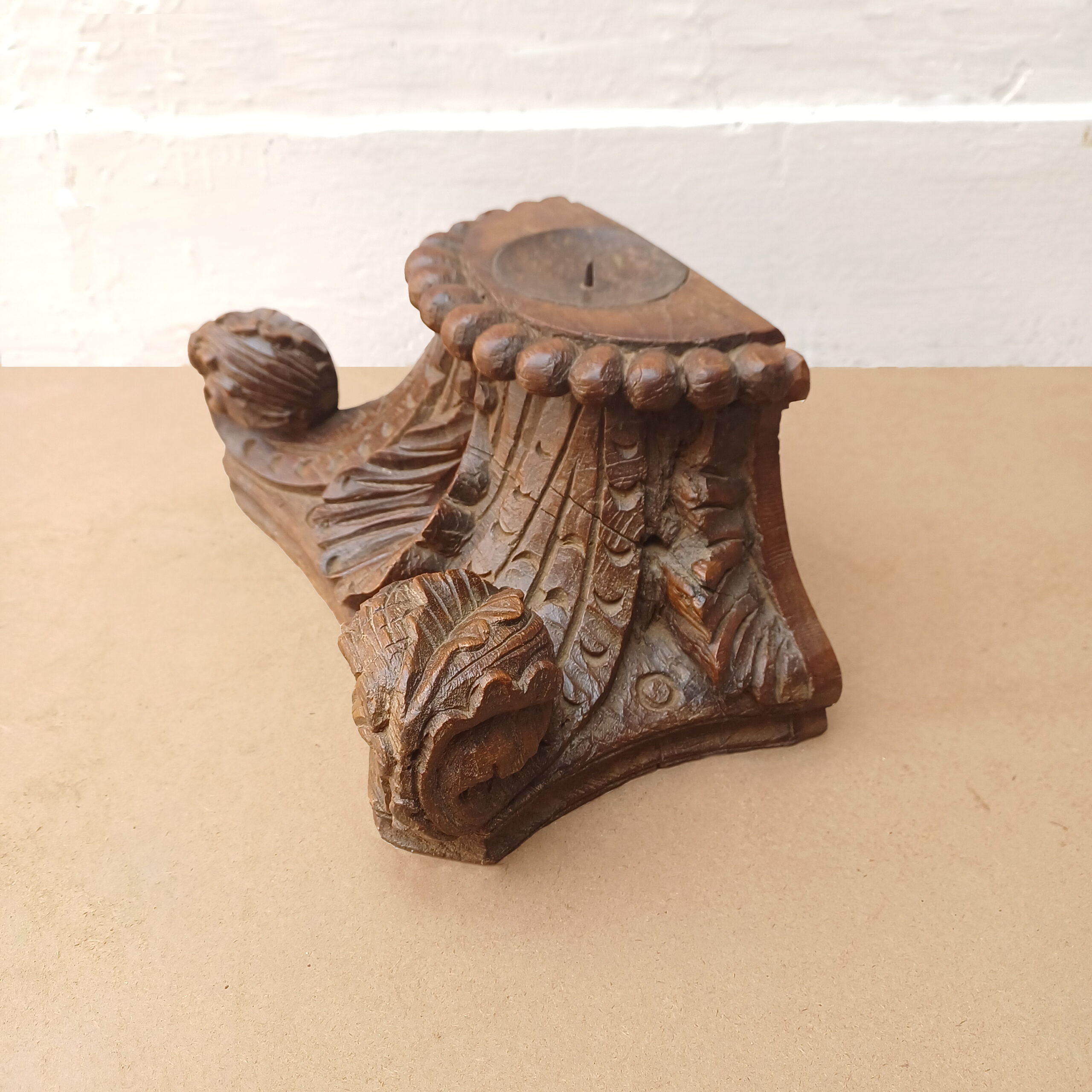 Capitel hoja de acanto Capitel hoja de acanto