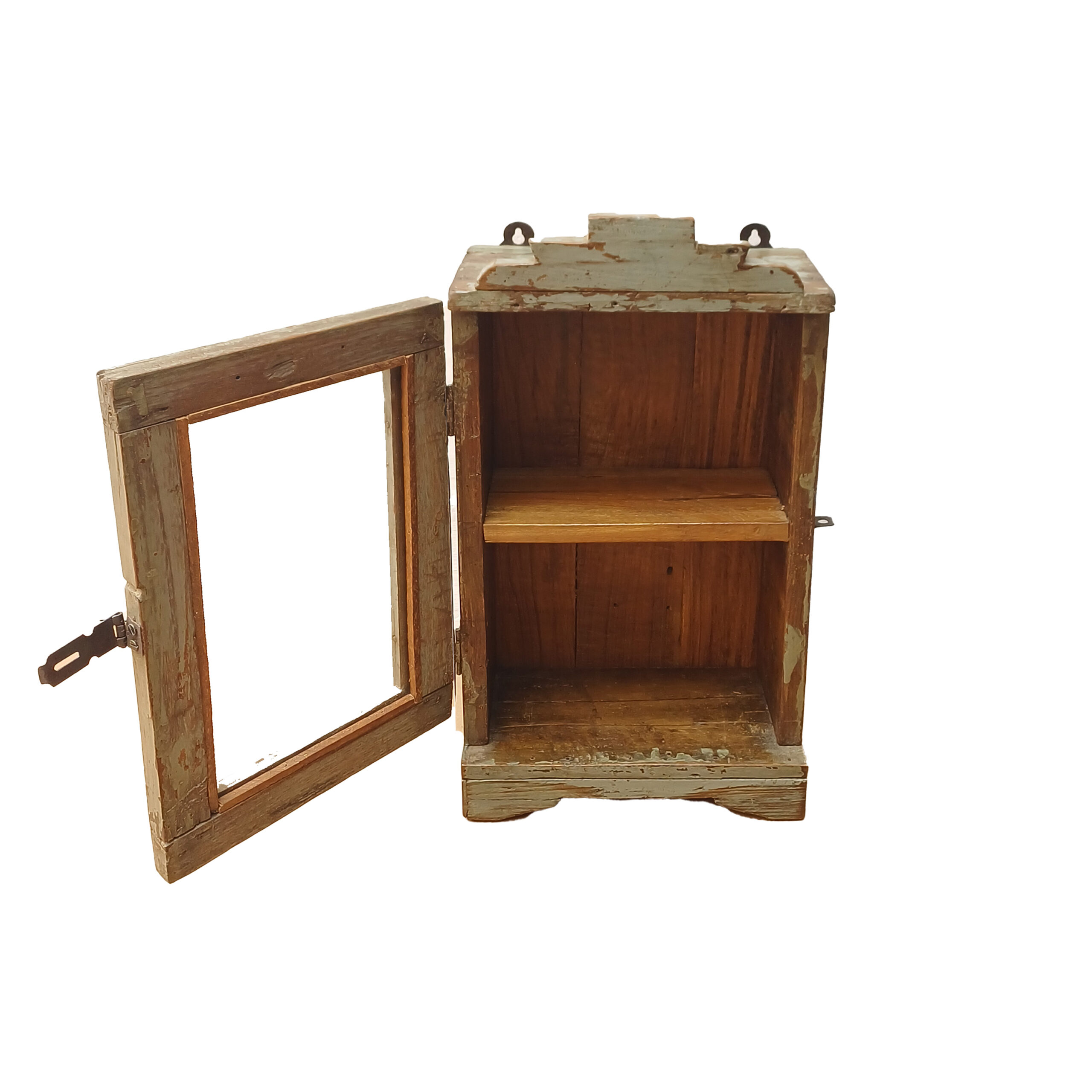 Vitrina Chadhaee abierta