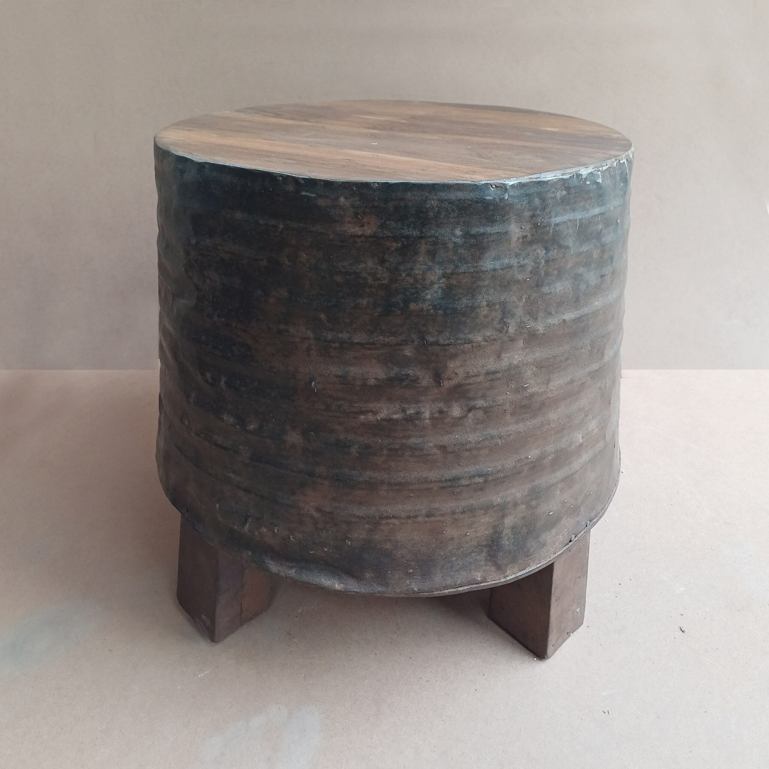 Mesa Bidón Mesa Bidón gris oscuro de Casa Azul