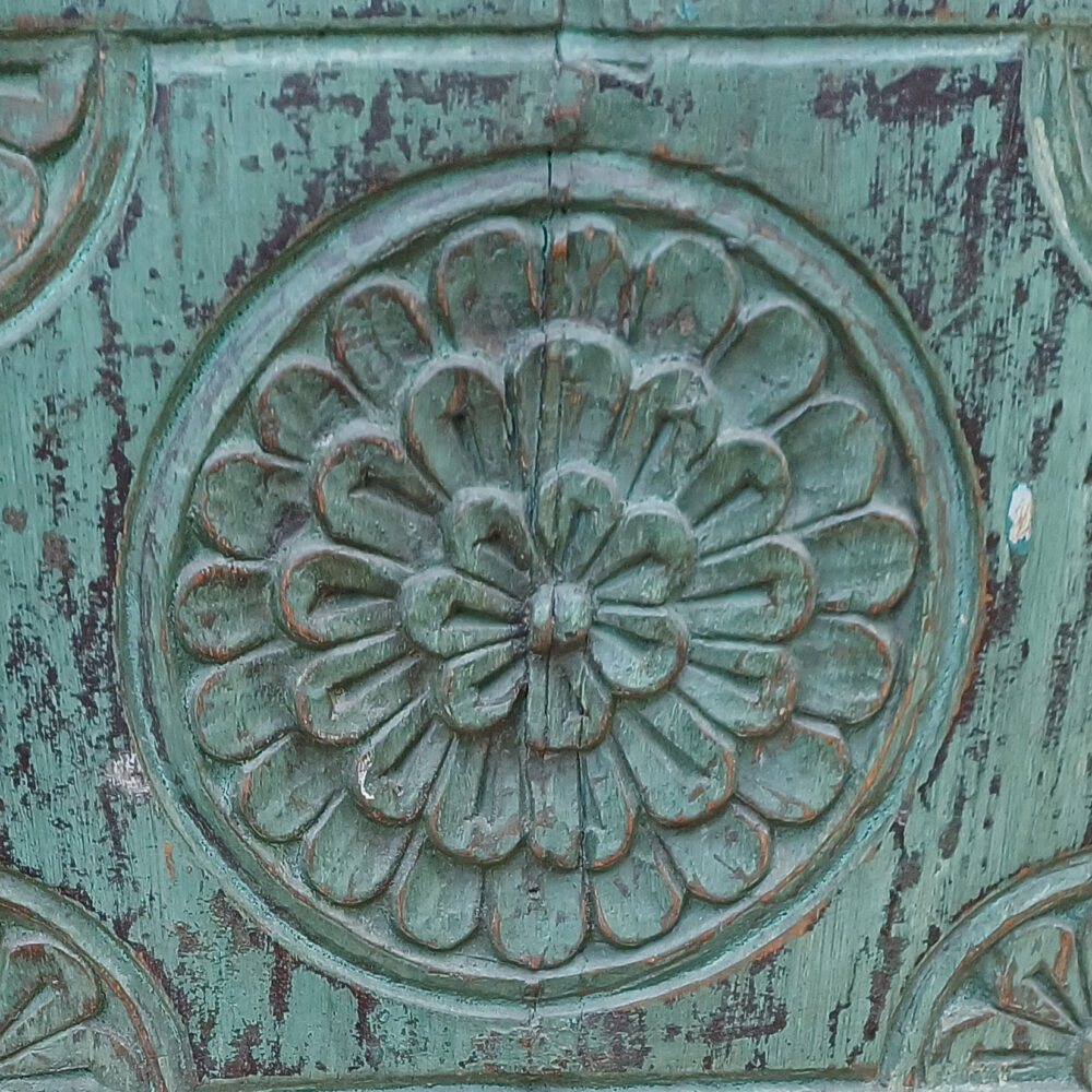 Detalle de cabecero antiguo porticón de Casa Azul