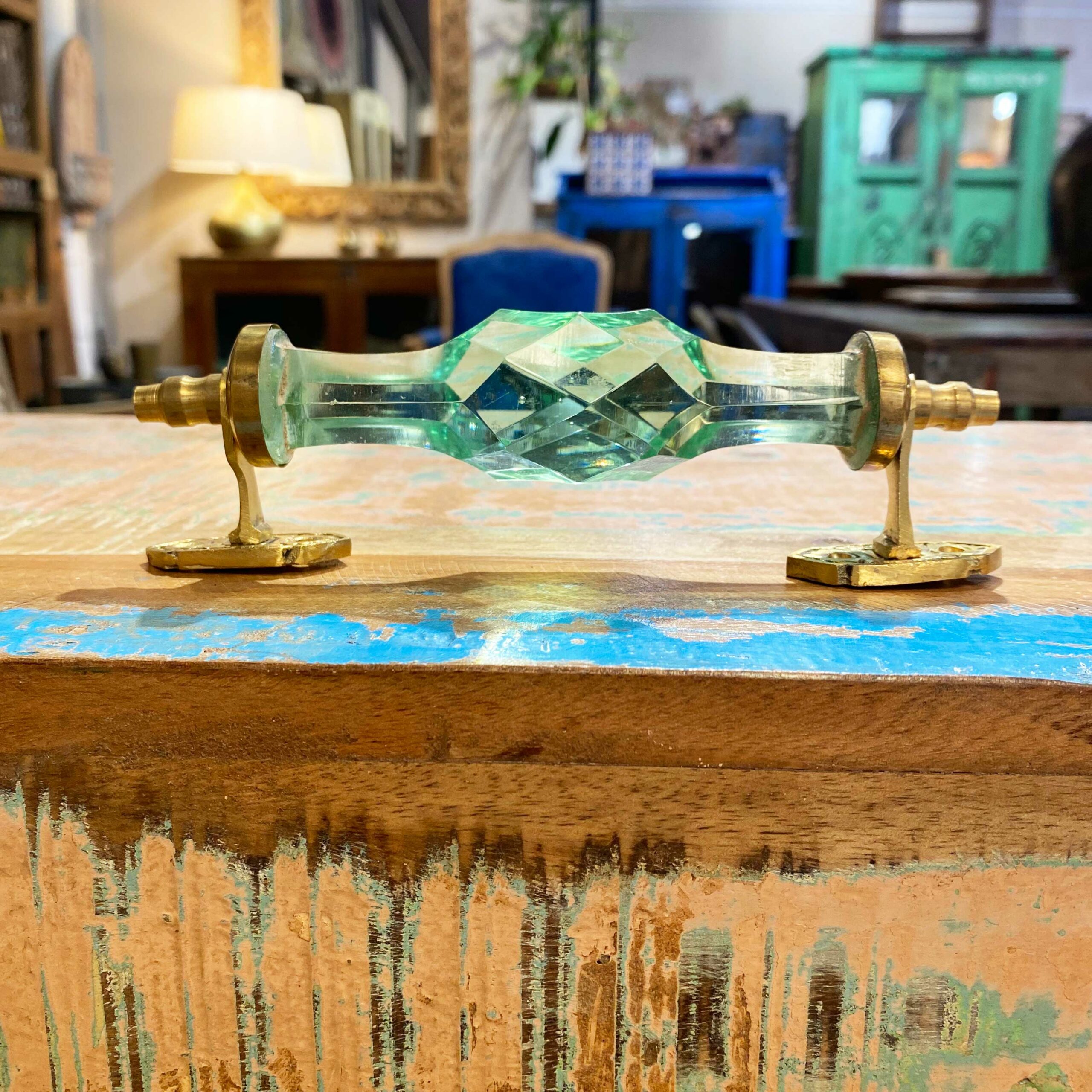 Tirador grande de cristal y bronce Tirador grande de cristal y bronce en verde jade de Casa Azul