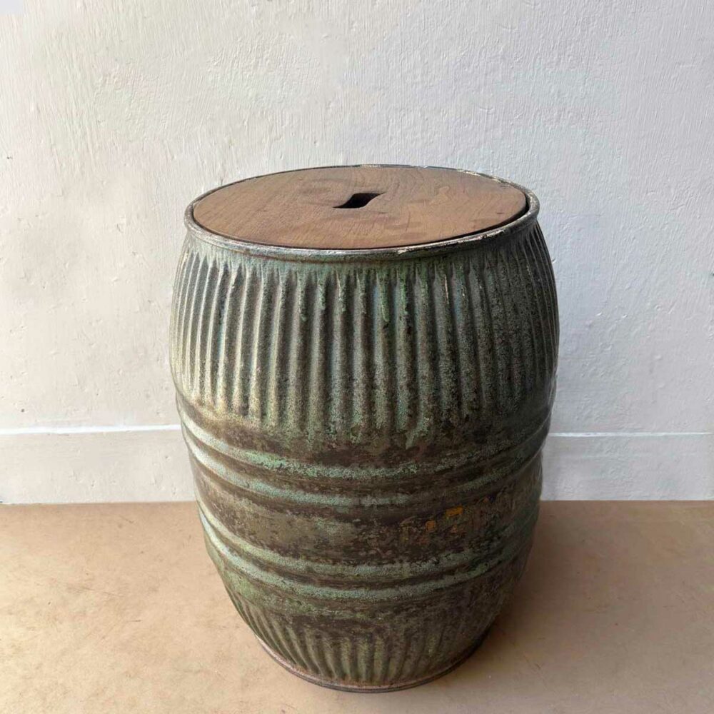 Bidon vintage color verde con tapa de madera
