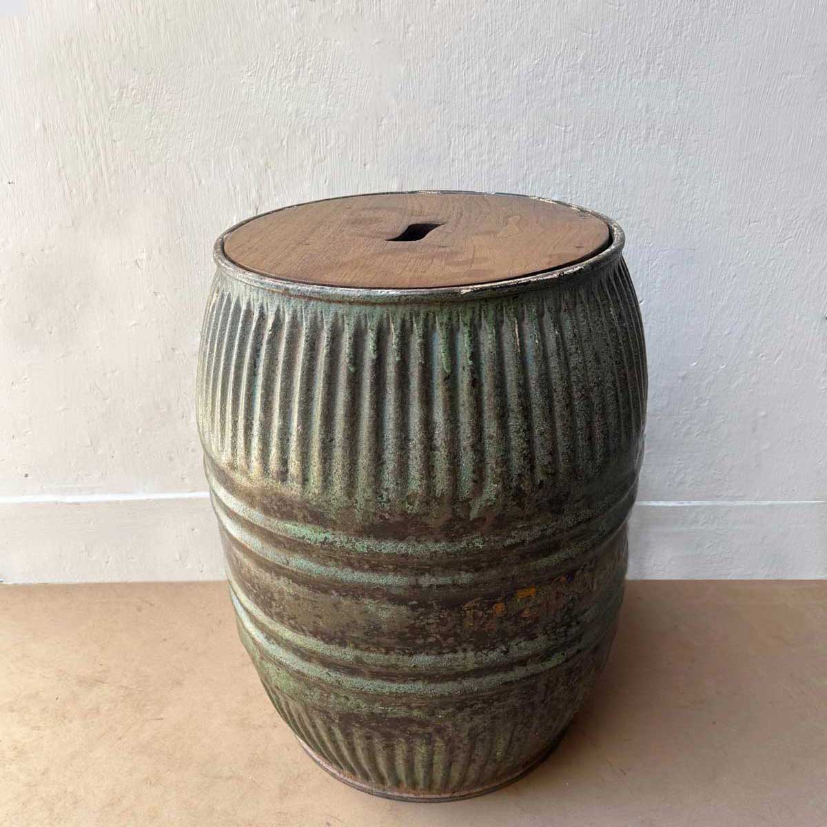 Bidones con tapa de madera Bidon vintage color verde con tapa de madera