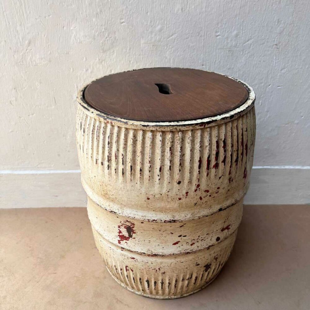 Bidon blanco vintage con tapa de madera de Casa Azul