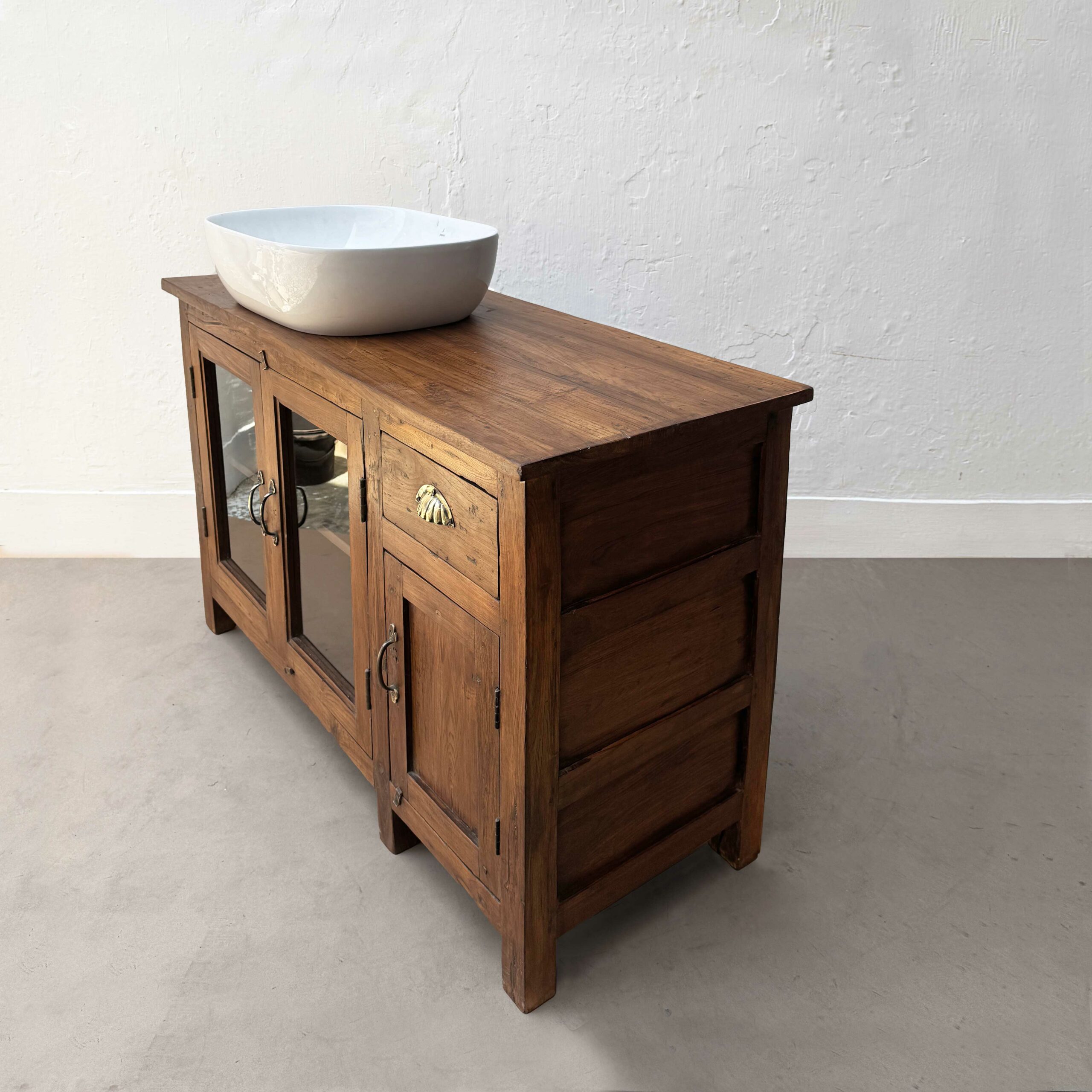 Aparador-Dhona-8-1-JO-W-SB-M8-lateral-114X46X76