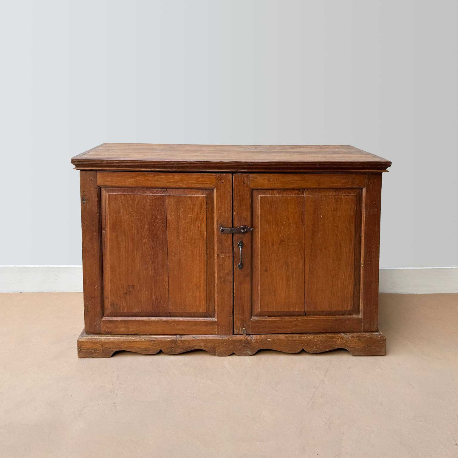 Aparador Bhaaloo Aparador Bhaaloo