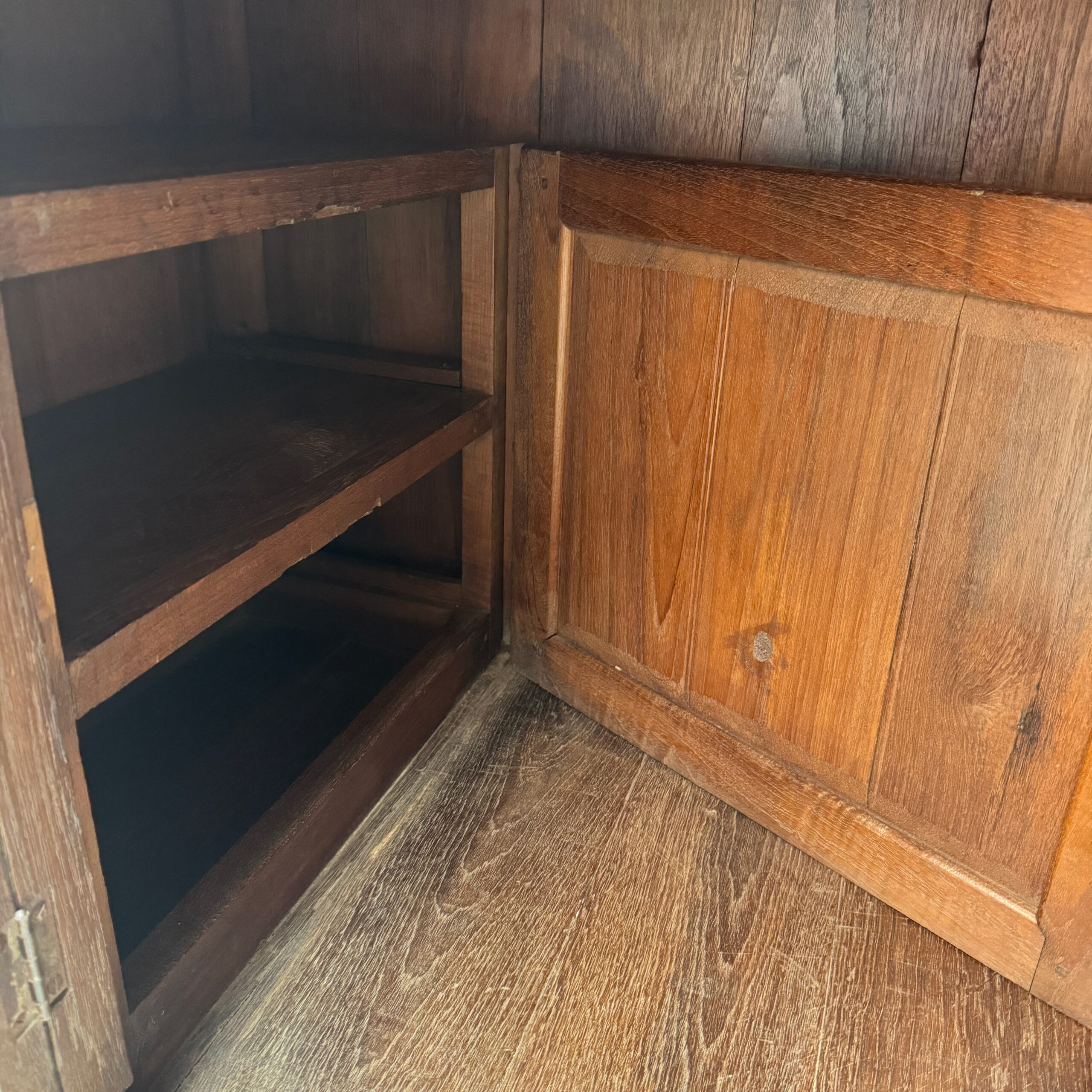 Departamento interior del Aparador Darava